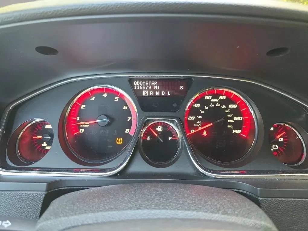 Used 2016 GMC Acadia SLE FWD image 17