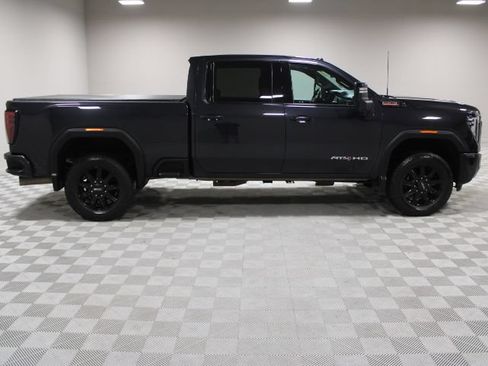 Used 2025 GMC Sierra 2500 AT4 AWD/4WD image 12