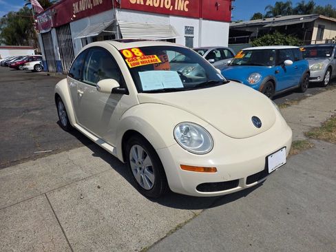 Used 2008 Volkswagen Beetle S image 1