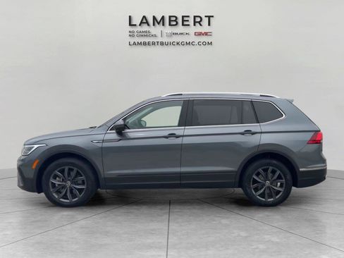 Used 2023 Volkswagen Tiguan SE AWD/4WD image 2