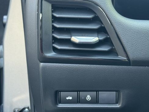 New 2026 Nissan Sentra SV w/ SV Convenience Package FWD image 6