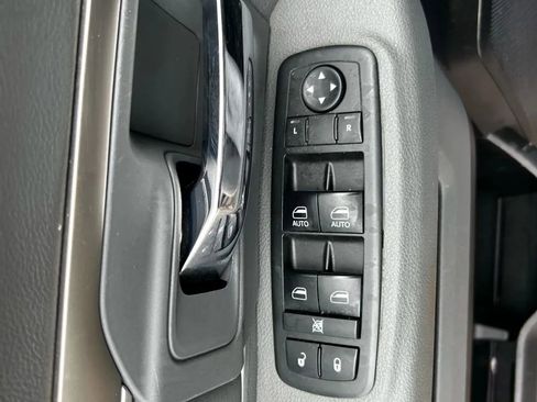 Used 2019 RAM 1500 Classic SLT image 24