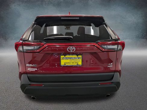 Used 2022 Toyota RAV4 LE AWD/4WD image 5
