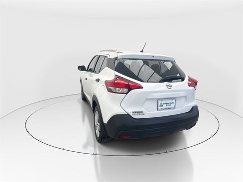 Used 2019 Nissan Kicks S image 6