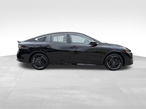 New 2026 Nissan Sentra SR w/ Floor Mat Package image 8