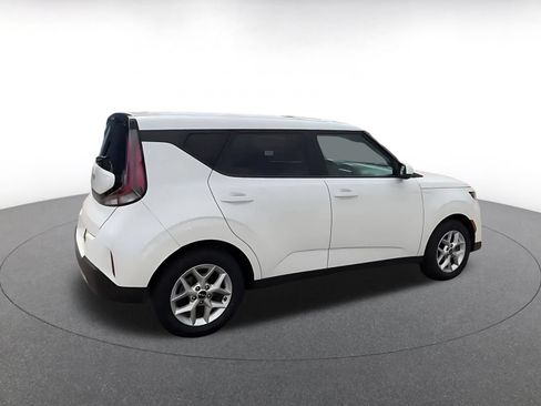 Used 2025 Kia Soul LX w/ LX Technology Package FWD image 15