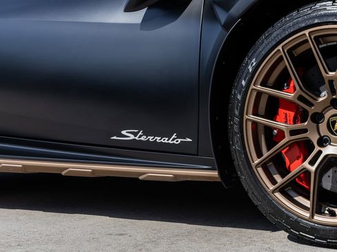 Used 2024 Lamborghini Huracan Sterrato image 24