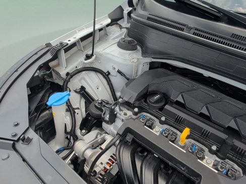 Used 2024 Hyundai Venue SEL FWD image 14