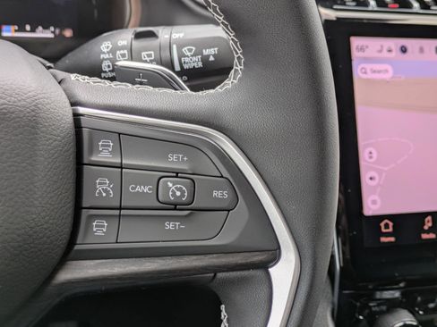 New 2025 Jeep Grand Cherokee L Limited w/ Black Appearance Package image 23