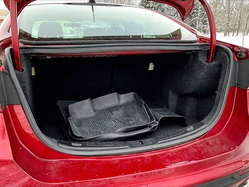 Used 2018 Ford Fusion SE image 19