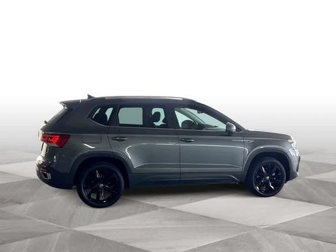 Certified 2024 Volkswagen Taos SE FWD image 9