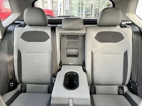 Used 2022 Volkswagen Taos SE image 19