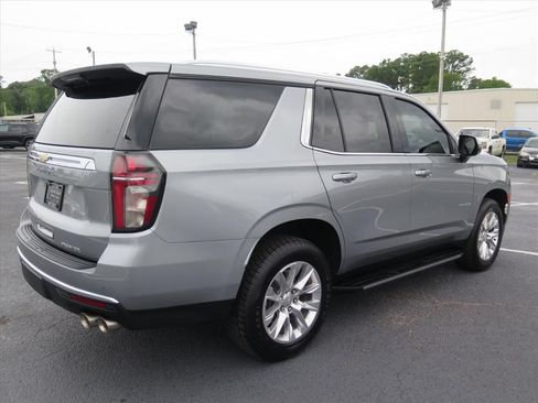Used 2024 Chevrolet Tahoe Premier AWD/4WD image 3