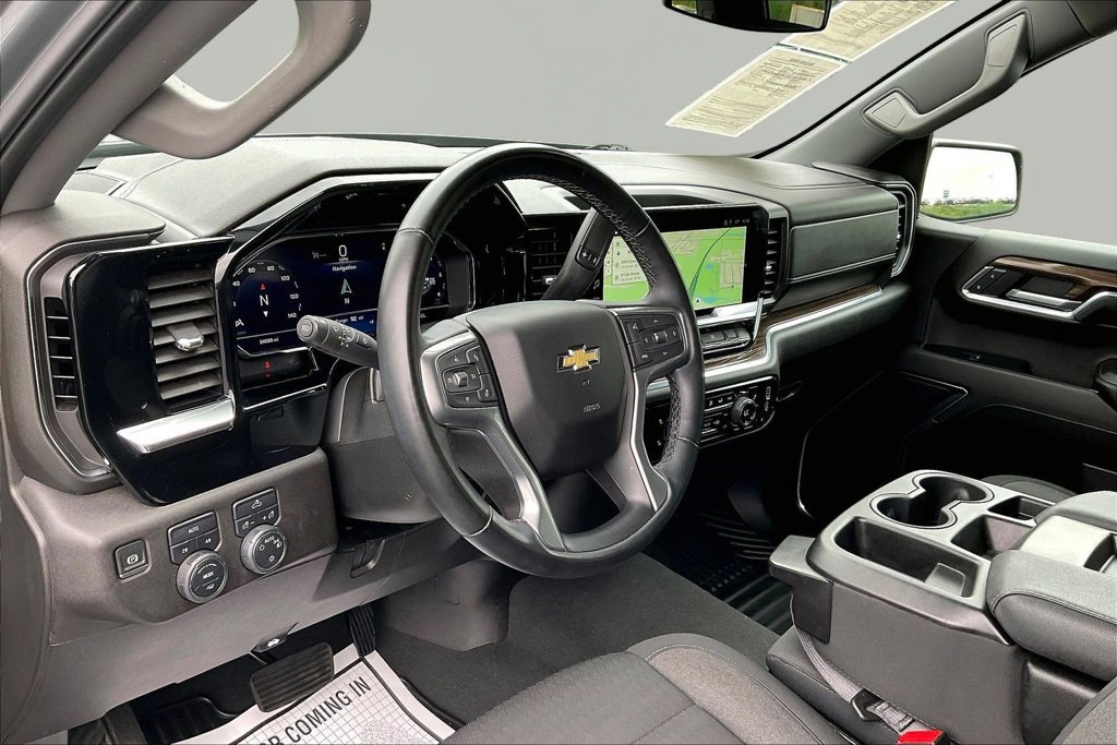 Used 2024 Chevrolet Silverado 1500 LT AWD/4WD image 21