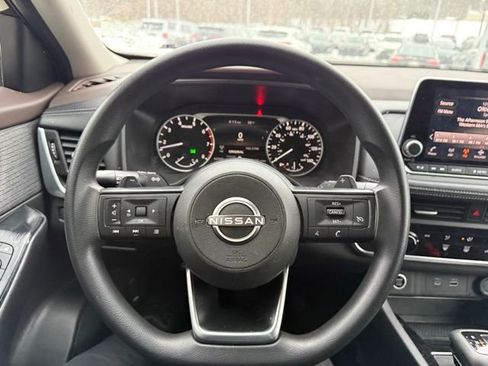 Used 2023 Nissan Rogue S image 13