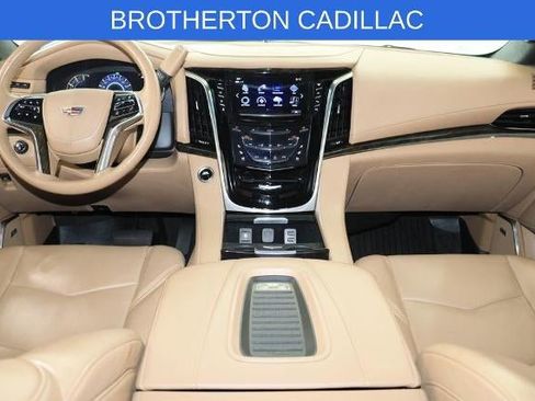 Used 2019 Cadillac Escalade Platinum AWD/4WD image 29