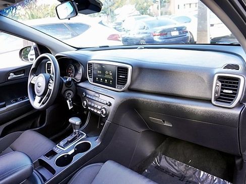 Used 2022 Kia Sportage LX image 10