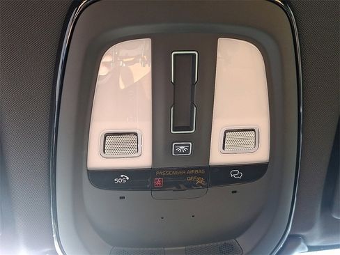 Used 2024 Volvo XC60 B5 Ultimate w/ Protection Package Premier image 26