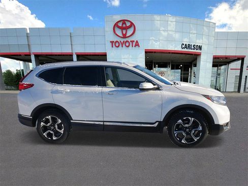 Used 2018 Honda CR-V Touring image 4