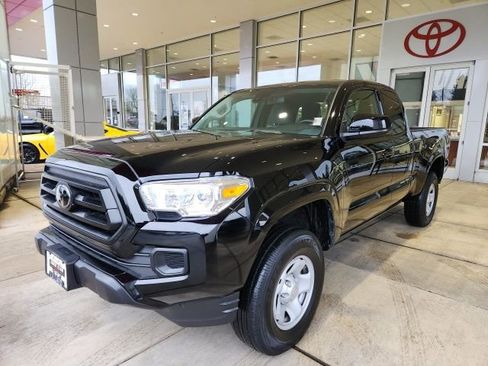 Used 2023 Toyota Tacoma SR image 5