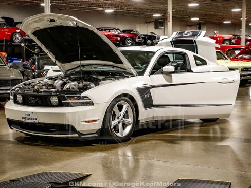 Used 2010 Ford Mustang GT RWD image 60