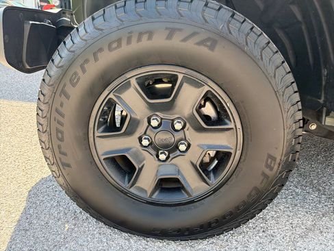 Used 2021 Jeep Gladiator Mojave w/ Trailer Tow Package AWD/4WD image 25