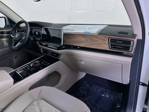 New 2026 Volkswagen Atlas SE image 29