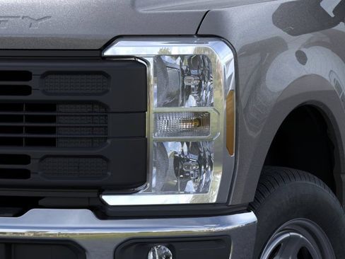 New 2026 Ford F350 XL w/ XL Chrome Package AWD/4WD image 18