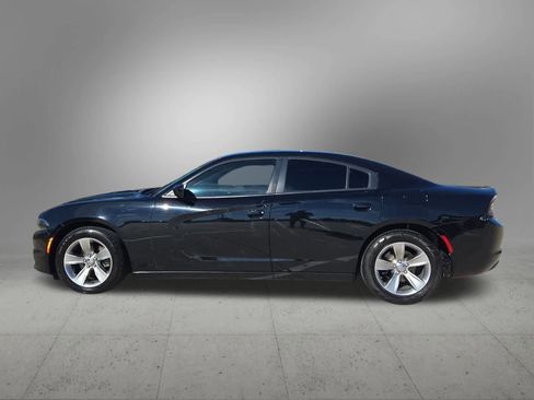 Used 2018 Dodge Charger SXT Plus w/ Driver Convenience Group image 3
