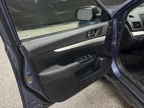 Used 2013 Subaru Outback 2.5i Premium w/ All-Weather Pkg image 19