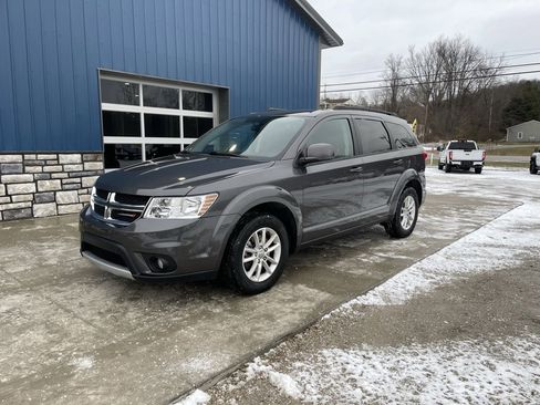 Used 2015 Dodge Journey SXT w/ Flexible Seating Group image 3