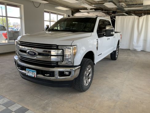 Used 2019 Ford F250 Lariat w/ Lariat Ultimate Package AWD/4WD image 4