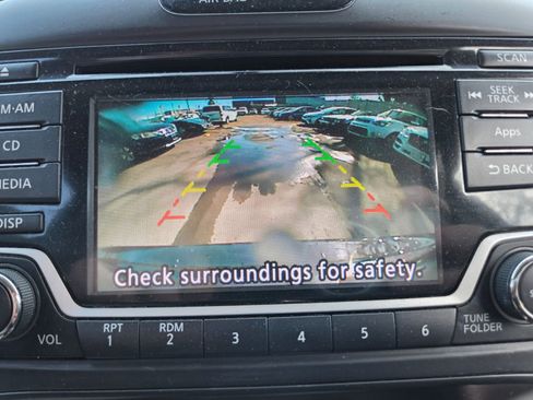 Used 2015 Nissan Juke S image 19