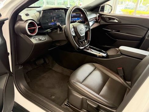 Certified 2025 Chevrolet Trax RS w/ Driver Confidence Package FWD image 6
