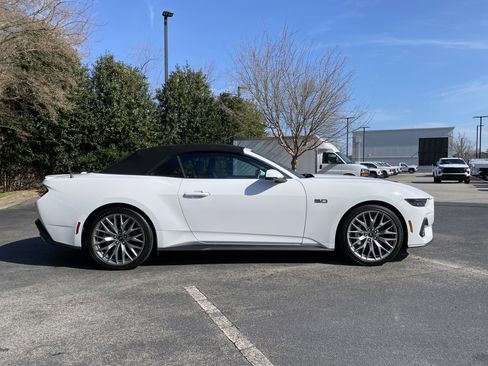 Used 2025 Ford Mustang GT Premium image 10