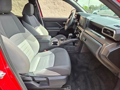 Used 2024 Toyota Tacoma TRD Off-Road AWD/4WD image 18