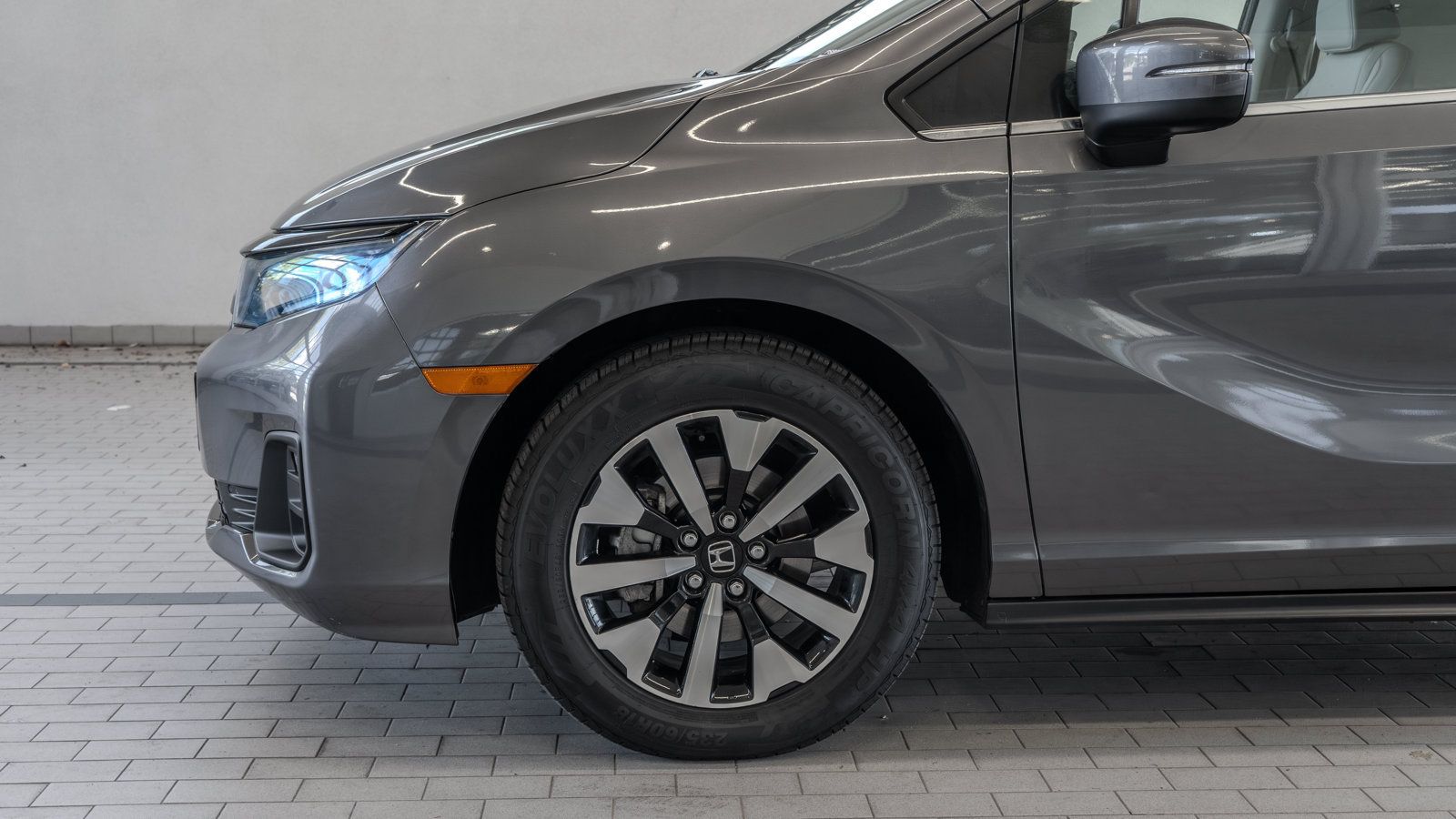 Used 2025 Honda Odyssey EX-L image 4