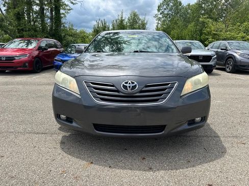 Used 2009 Toyota Camry XLE FWD image 2