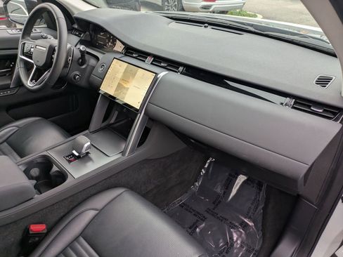 Used 2024 Land Rover Discovery Sport S image 20