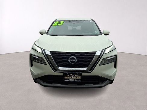 Used 2023 Nissan Rogue SV image 2