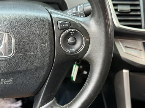 Used 2015 Honda Accord Sport image 18