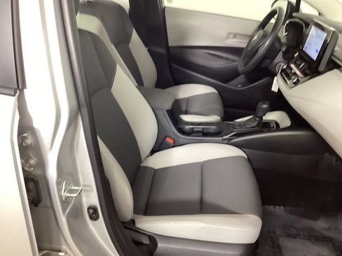 Used 2025 Toyota Corolla LE FWD image 34