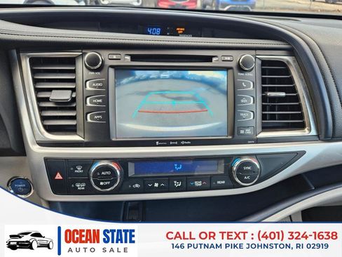 Used 2017 Toyota Highlander XLE image 19