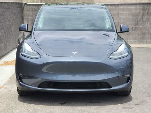 Used 2021 Tesla Model Y Long Range AWD/4WD image 3