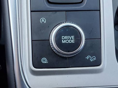 Used 2023 Ford Explorer XLT w/ Equipment Group 202A AWD/4WD image 23