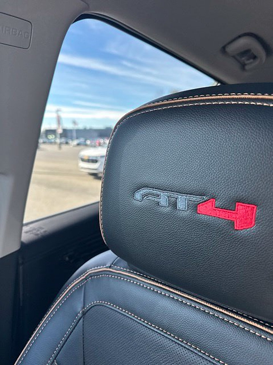 Certified 2023 GMC Terrain AT4 w/ Tech Package AWD/4WD image 34