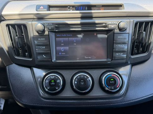 Used 2014 Toyota RAV4 LE AWD/4WD image 28