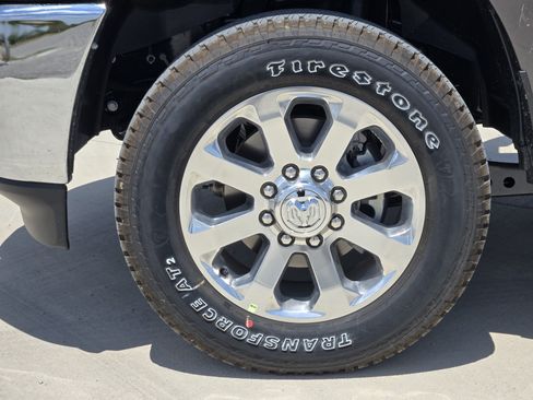 New 2026 RAM 2500 Laramie AWD/4WD image 12