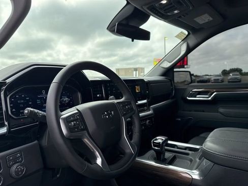 Used 2026 Chevrolet Silverado 1500 LT Trail Boss w/ LT Trail Boss Premium Package image 12