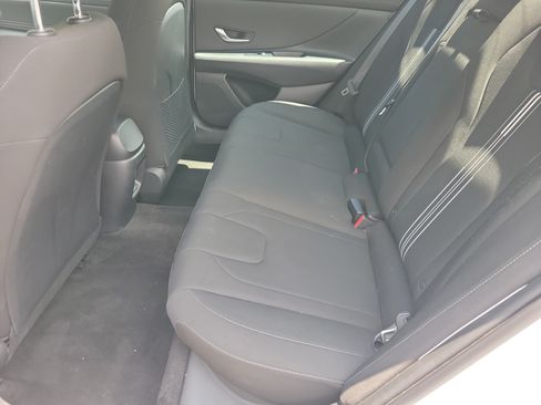 Used 2025 Hyundai Elantra SEL FWD image 7